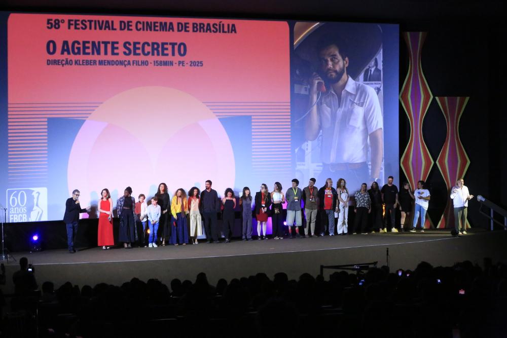 Capa da notícia: “O Agente Secreto”, longa que representará o Brasil na disputa pelo Oscar 2026, abre o 58º Festival de Brasília do Cinema Brasileiro